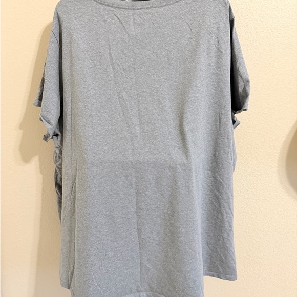 EVRI Charcoal V-Neck Motivational Tee - Picture 2 of 3